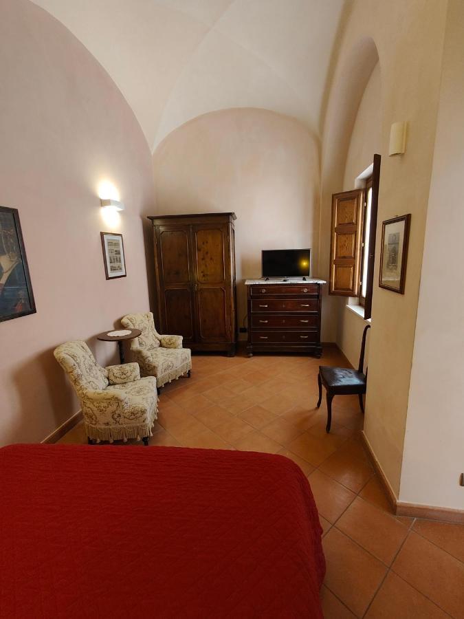 Palazzo Rustici B&B & Apartments L'Aquila Exterior photo