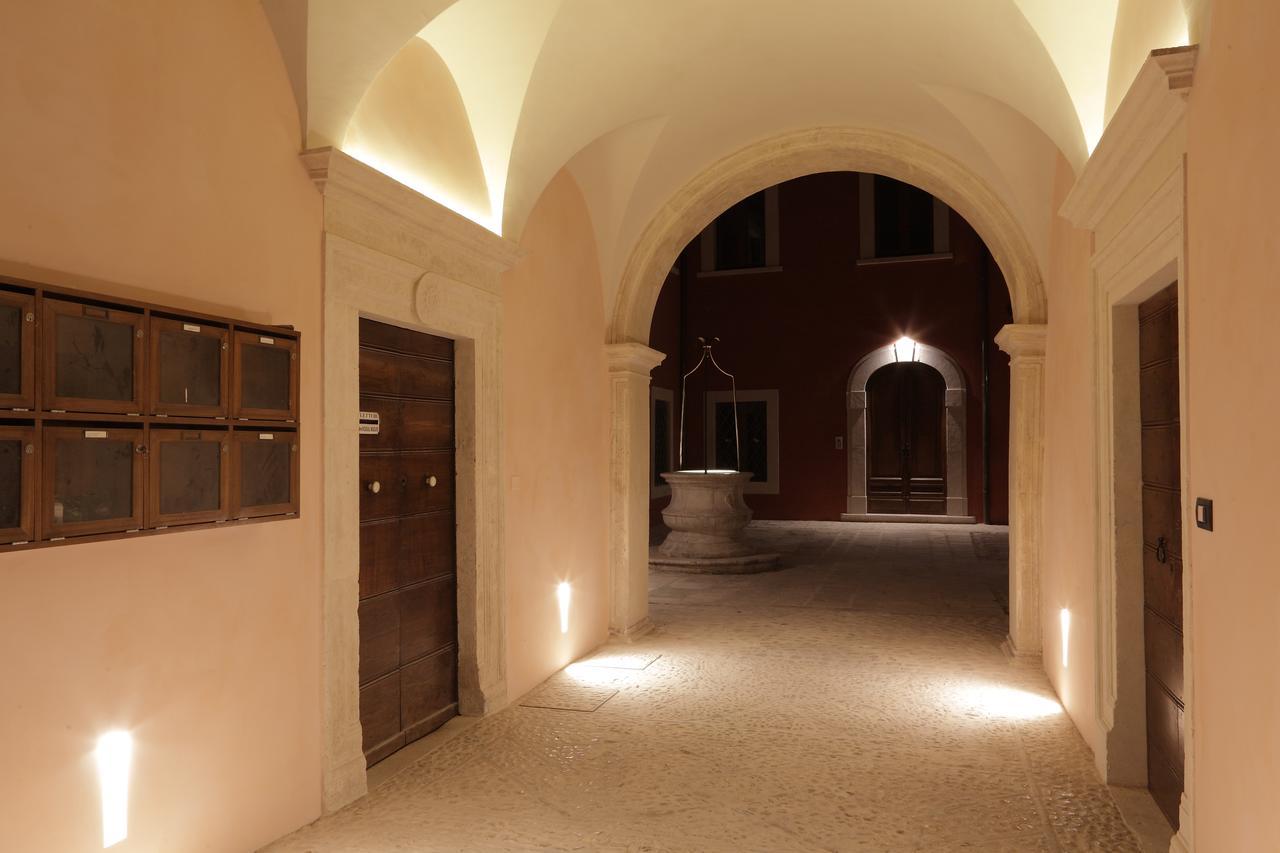 Palazzo Rustici B&B & Apartments L'Aquila Exterior photo