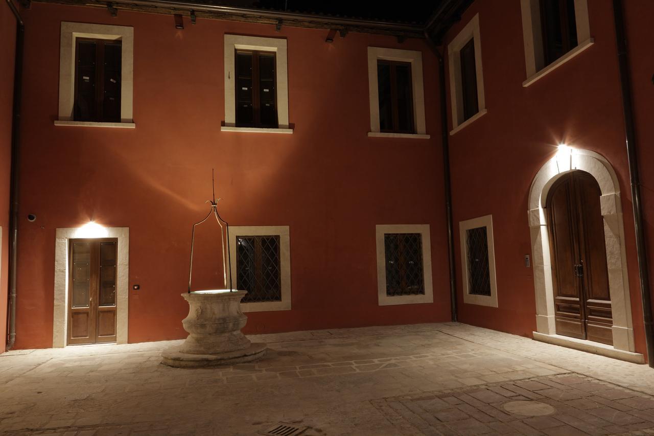 Palazzo Rustici B&B & Apartments L'Aquila Exterior photo