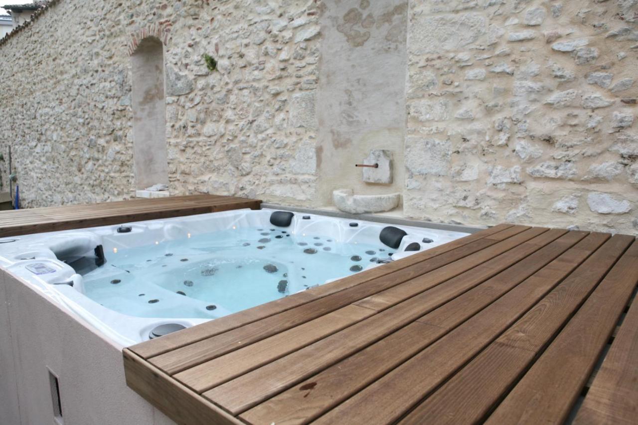 Palazzo Rustici B&B & Apartments L'Aquila Exterior photo