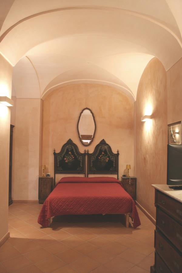 Palazzo Rustici B&B & Apartments L'Aquila Exterior photo
